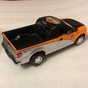 Harley Davidson -2010 Ford F -150 STX -Truck